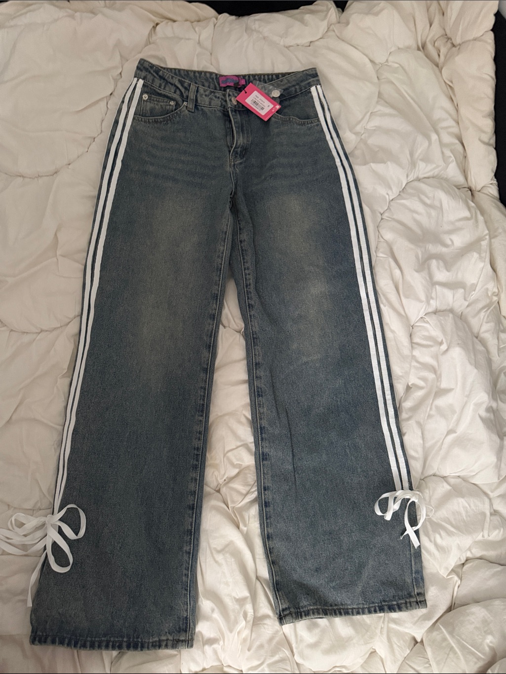 Edikted Gray Wide-Leg Jeans With White Side Stripes